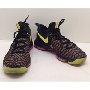 Nike Zoom KD9 youth size 6.5Y 855908-999